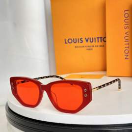 Picture of Louis Vuitton Sunglasses _SKUfw77644225fw